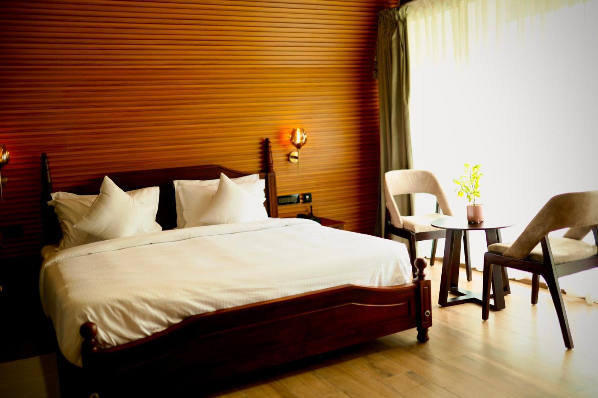Leela'S 7Th Heaven Resort & Spa Trikunnapuzha エクステリア 写真