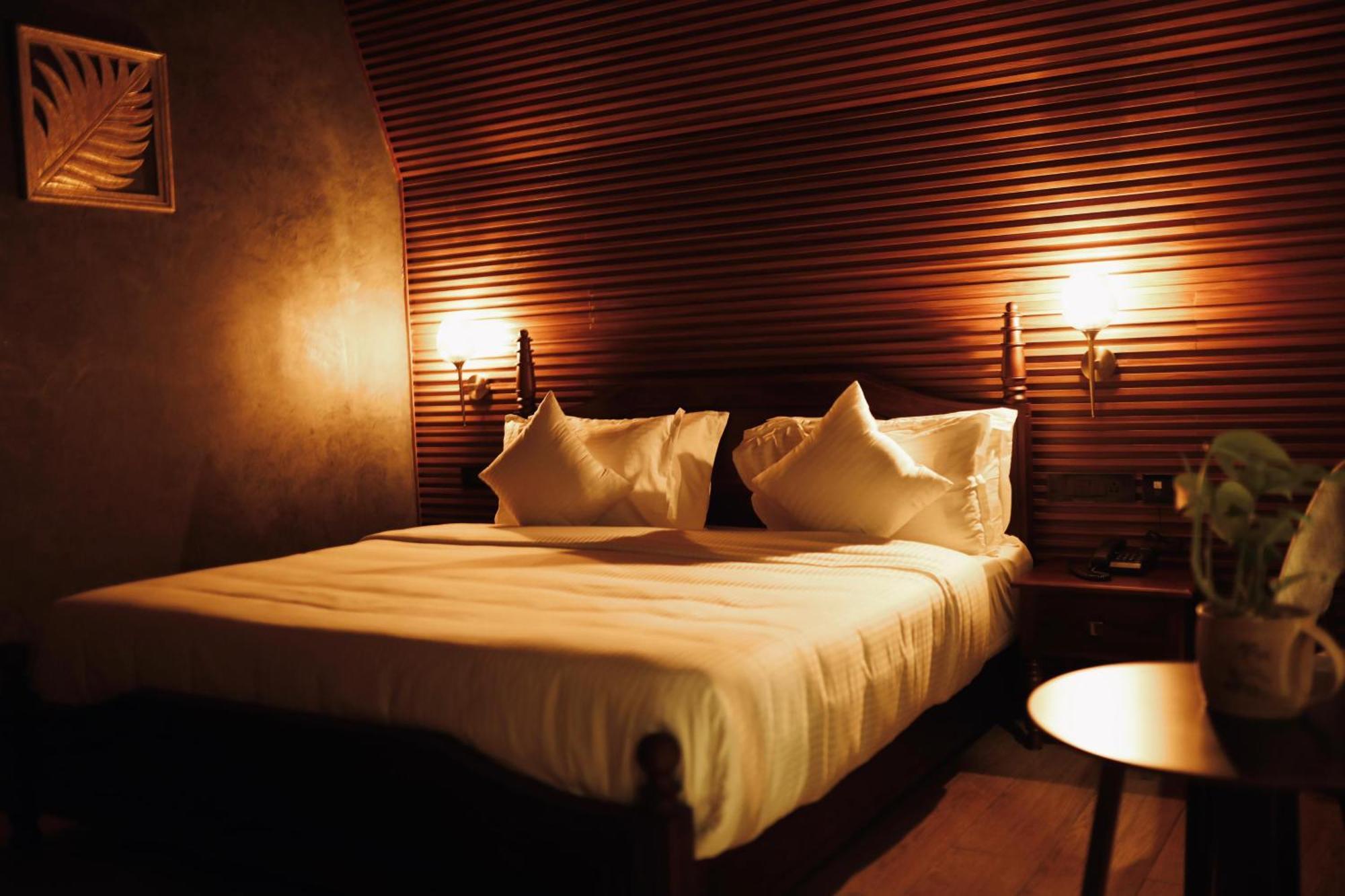 Leela'S 7Th Heaven Resort & Spa Trikunnapuzha エクステリア 写真