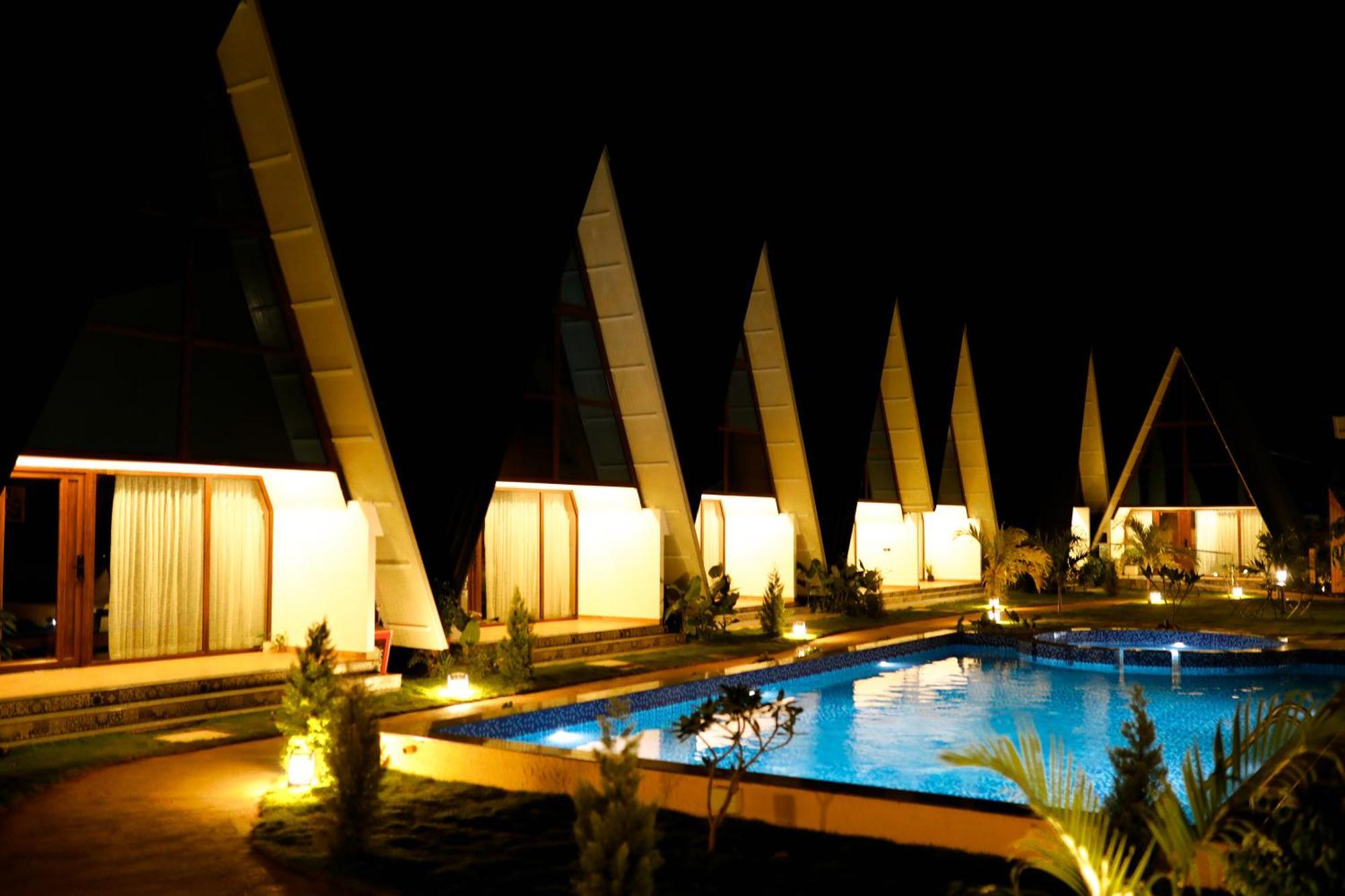 Leela'S 7Th Heaven Resort & Spa Trikunnapuzha エクステリア 写真